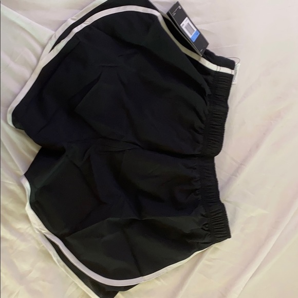 Amazing shorts! I just ordered a size too big. - Picture 2 of 3